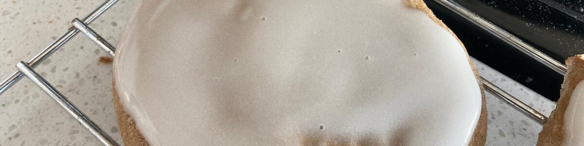 glaze on a cookie